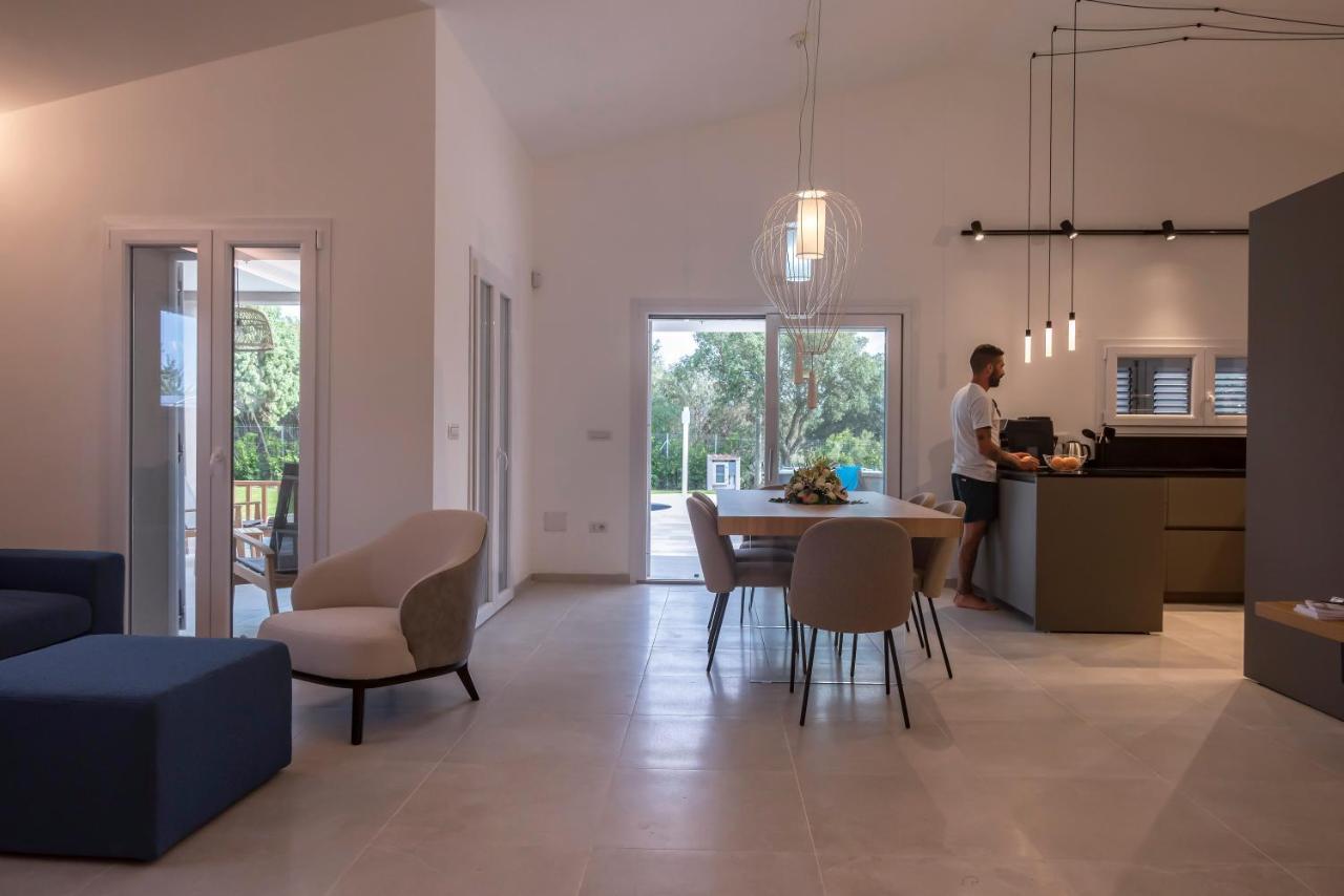 Villa Golden Root Real Estate 산테오도로 외부 사진