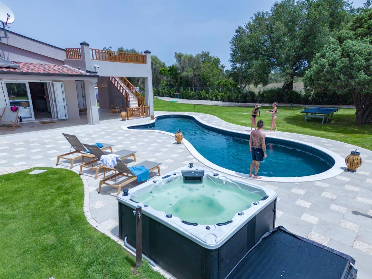 Villa Golden Root Real Estate 산테오도로 외부 사진